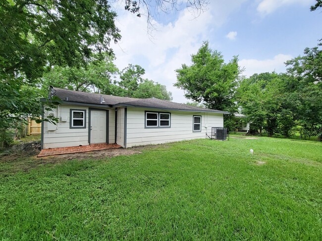 Photo - 5606 Willow Glen Dr