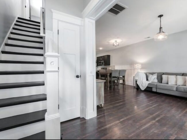 Photo - 608 Rawlings St