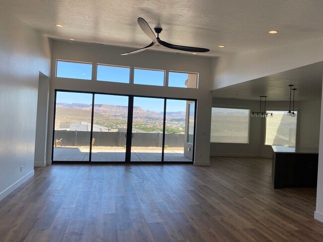 Photo - BRAND NEW HOME IN HURRICANE!!!