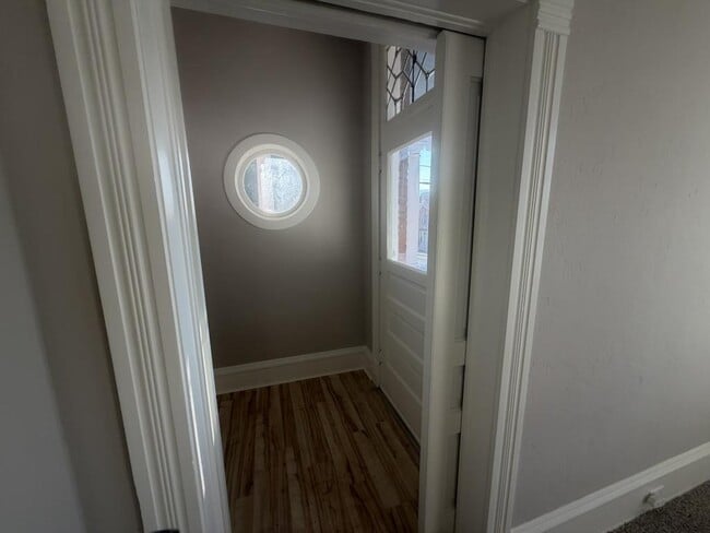 Photo - 425 W Silver St