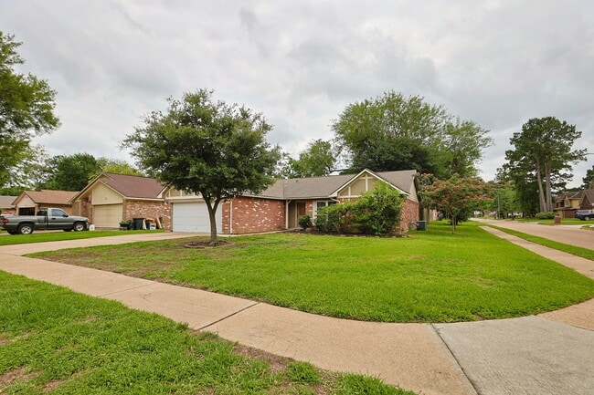 Photo - 9511 Charter Ridge Dr