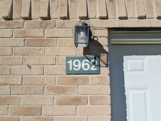 Photo - 1962 Upland Dr