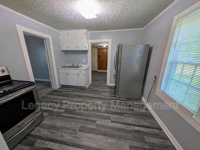 Photo - 712 S Kirkman St