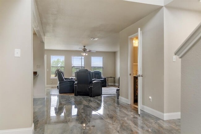Photo - 5071 Marsh Ln