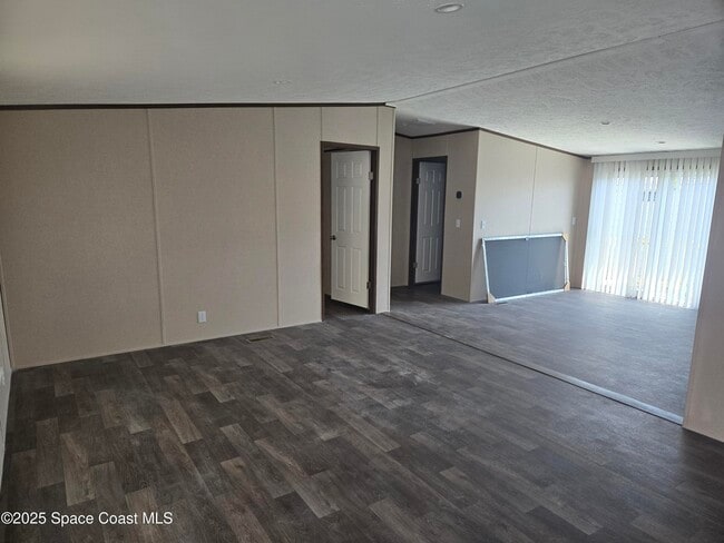 Photo - 2534 Amberly Rd NE