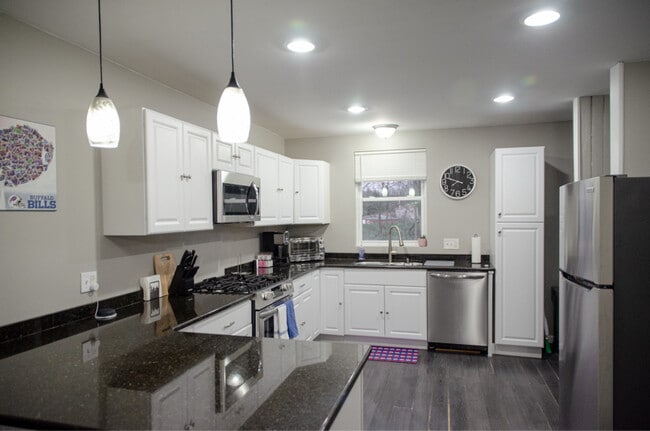 Photo - 22 E Garfield St