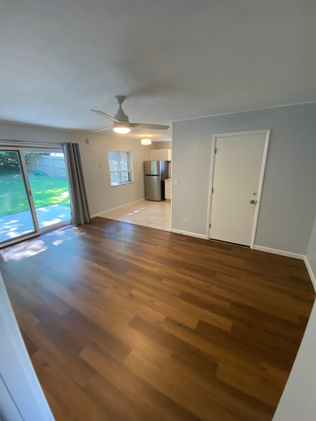 1128 Lanette Dr