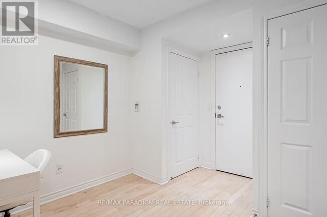 Photo - 250 Wellington St W Unit 228