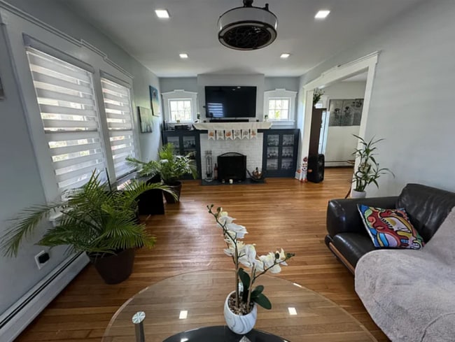 Photo - 186 Selvage Ave