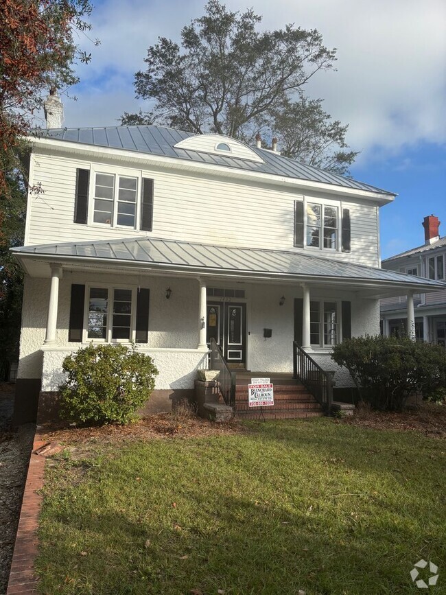 Building Photo - Redone Historic Home in Summerville! Now R...