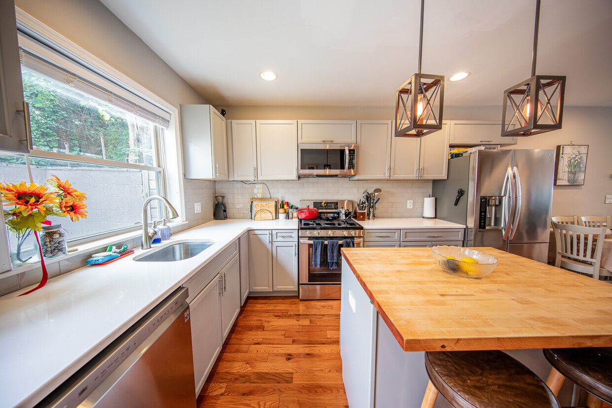 Kitchen - 2137 Sears St (Philadelphia, PA)
