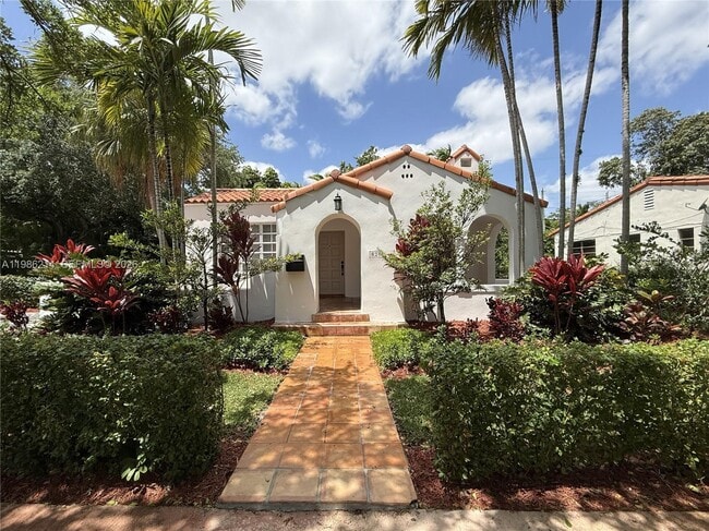 Building Photo - 820 Lorca St