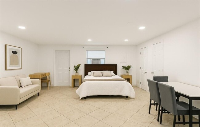Building Photo - 1041 NE 9th Ave Unit A1 Rental