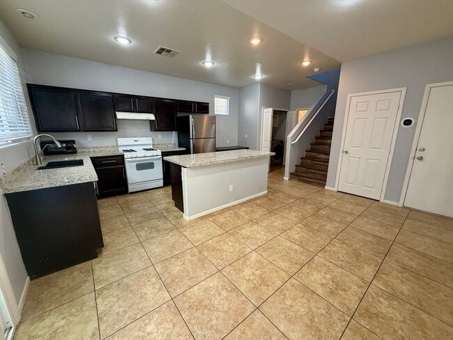 Photo - Gorgeous 3 bedroom 1 car garage home in SW ready for immediate move-in!!