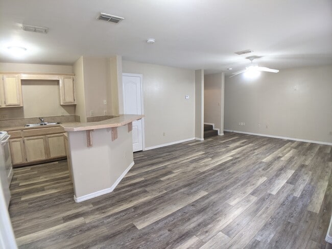 Photo - 721 Sonesta Ct Unit #4