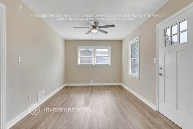 Photo - 1281 Bell Ave