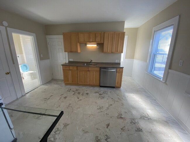 Photo - 253 Whitwell St Unit 2R