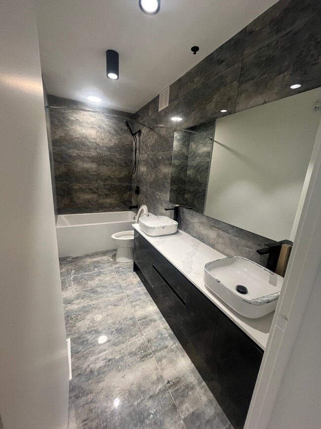 Photo - 238-238 Wellington Crescent Unité 1