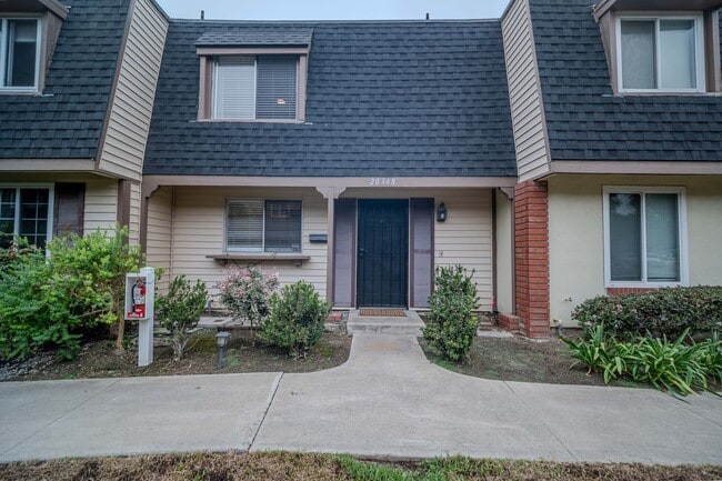 Photo - Charming 2-Bedroom Townhouse for Rent in Huntington Beach!