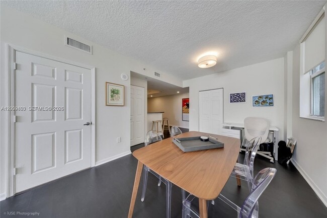 Photo - 115 SW 11th St Unit 505
