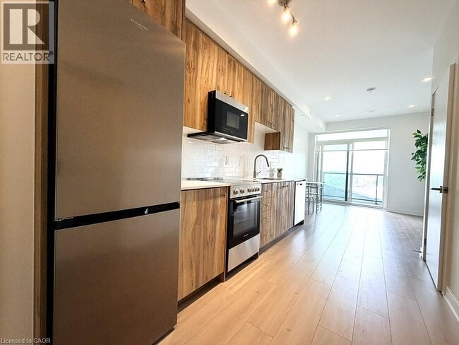 Photo - 25 Wellington St S Unit 705