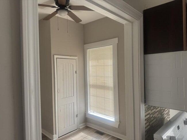 Photo - 2900 E Bessemer Ave