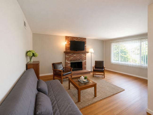 Photo - 1351 Oakwood Ct