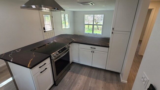 Photo - 13716 Kelly Rd NE