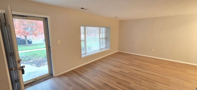 Photo - Gorgeous 3-Bedroom End-Unit Townhouse in North Brunswick – Prime Location!