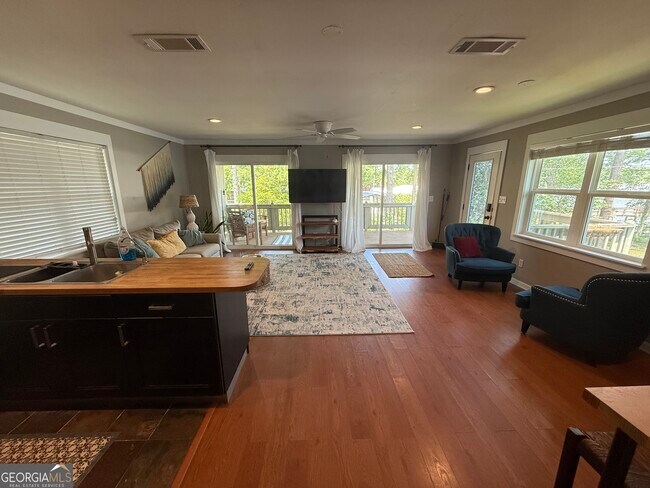 Photo - 319 Crooked River Dr