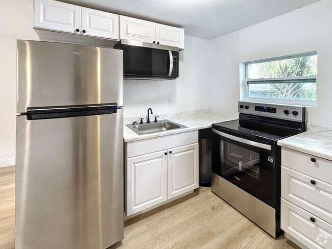 Building Photo - 4605 N Hubert Ave Unit 15 Rental