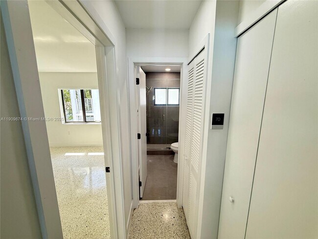 Photo - 180 NE 57th St Unidad 11