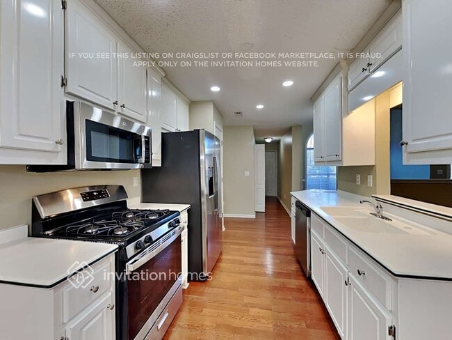 Photo - 1127 Chateau Terrace