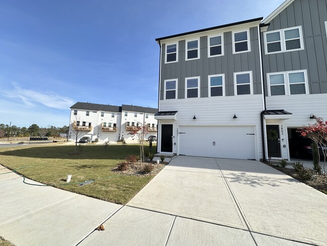 Photo - 2801 Farmhouse Dr