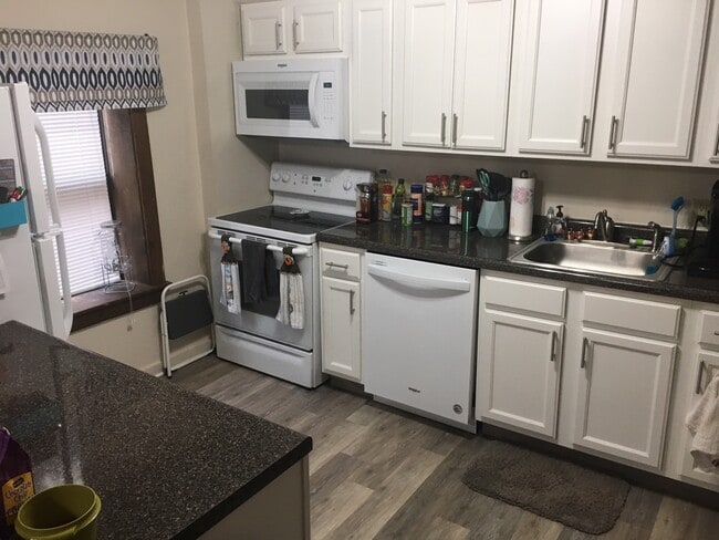Steps to Ohio State University - 34 E 11th Ave Unit 3 Rental