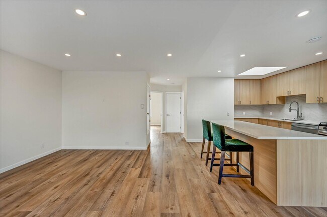 123 Byxbee St