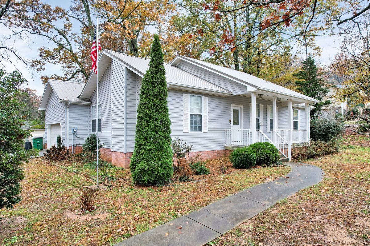 Photo - 140 Glenda Drive