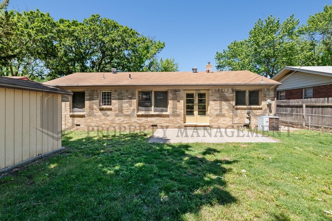 Photo - 860 Fabrique St