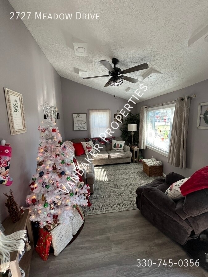 Photo - 2727 Meadow Dr