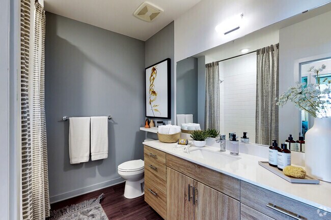 1BR, 1BA - 694 SF