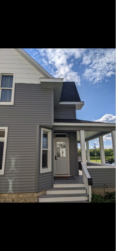 Photo - 711 W Water St