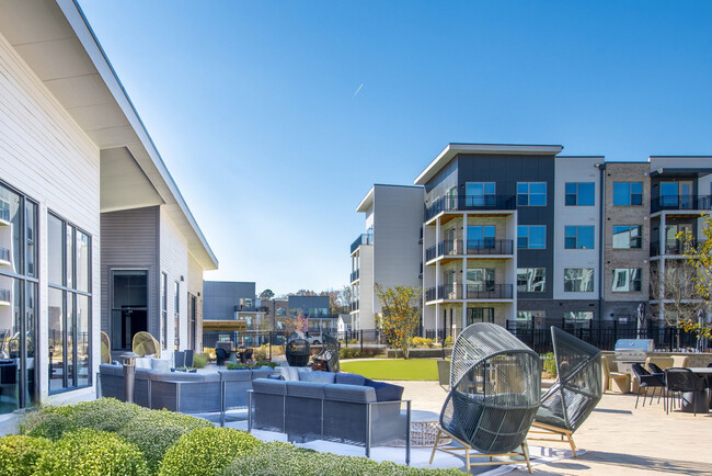 Photo - Taryn at 401