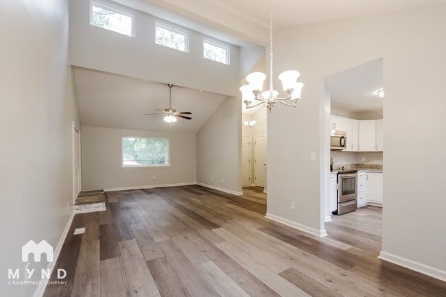 Photo - 8008 Beacon Hills Rd