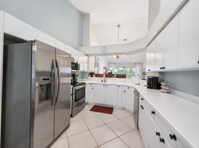 Photo - 2-bedroom + den condo in Lely Resort!