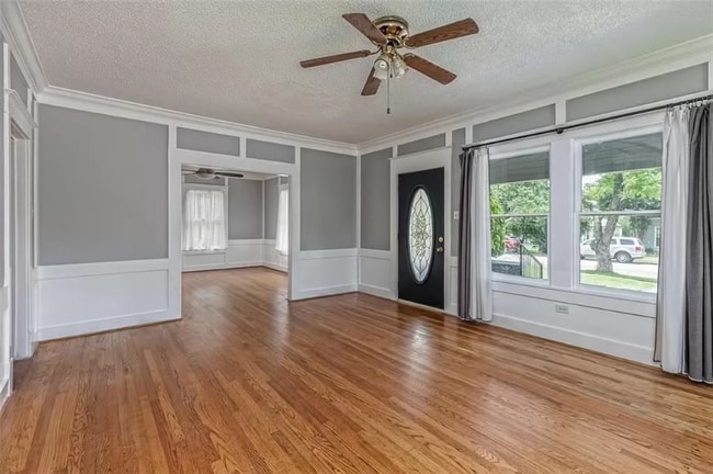 Photo - 2627 Fort Ave