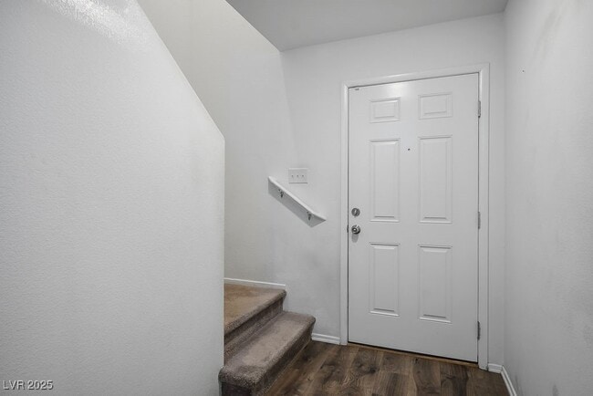 Building Photo - 4590 Townwall St Rental