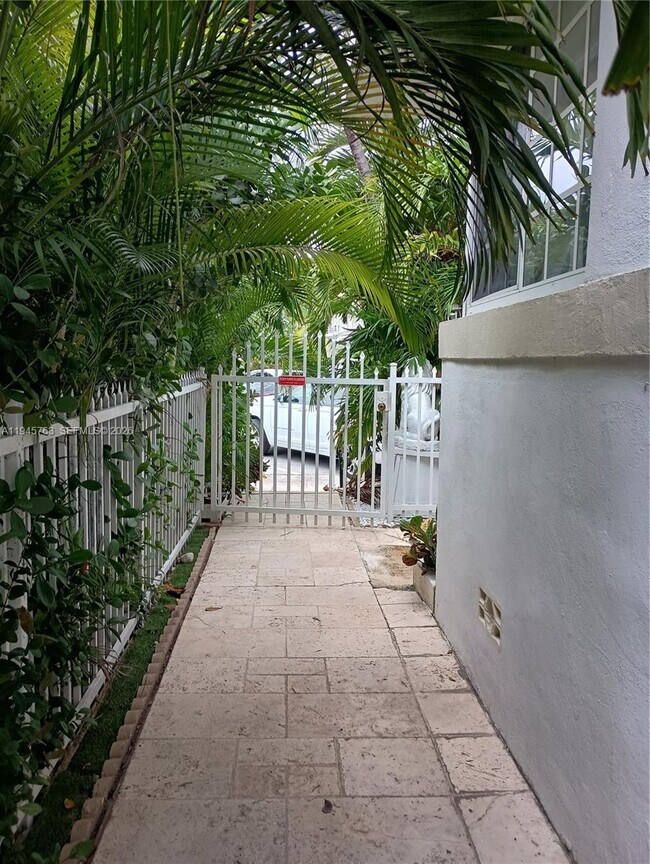 Photo - 7421 Carlyle Ave Unit 3