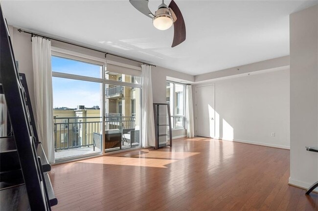 Photo - 711 Cosmopolitan Dr NE Unit 512