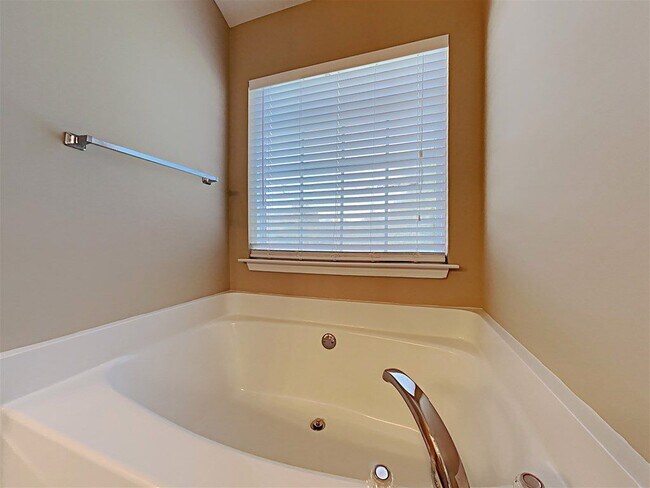 Photo - 21 Lilyfield Ln