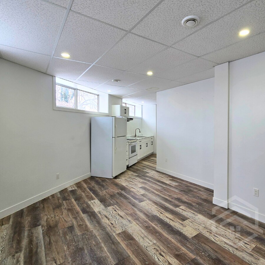 Photo - Cozy Bedroom in Courtland !! Unité B